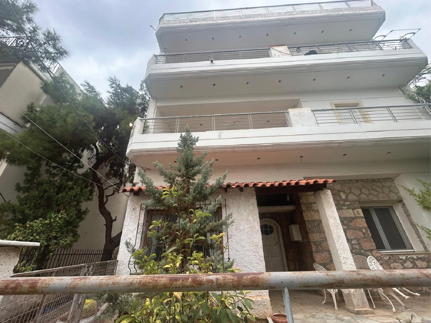 Μονοκατοικία μπροστά στο Ελληνικό Golf Γλυφάδας