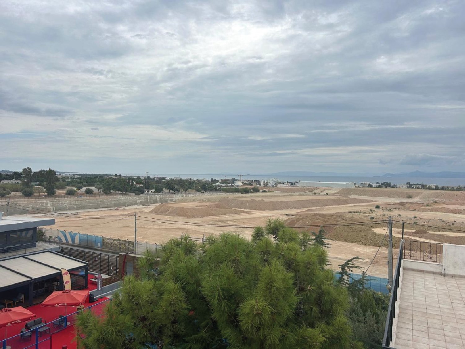 Μονοκατοικία μπροστά στο Ελληνικό Golf Γλυφάδας